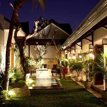 Grand Marto Hotel Yogyakarta Exterior foto